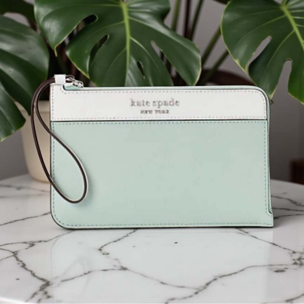 ♠️KATE SPADE ♠️Mint/White Colorblock Cameron Medium L-Zip Wristlet/NWOT